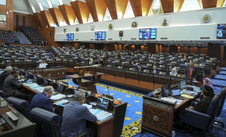 Ketepi fahaman politik, kerajaan pusat-negeri perlu kerjasama perangi COVID-19 – Ahli Parlimen