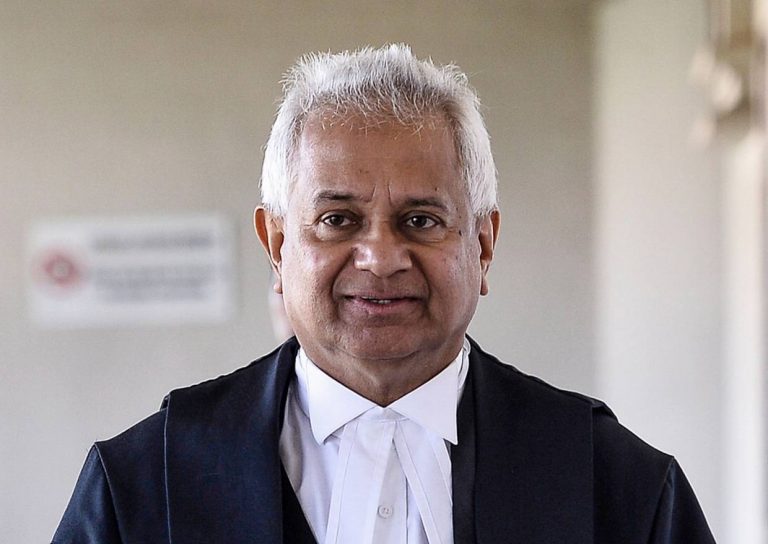 Tommy Thomas tetap arah dakwa Shahrir walau kertas siasatan tak lengkap – SPRM