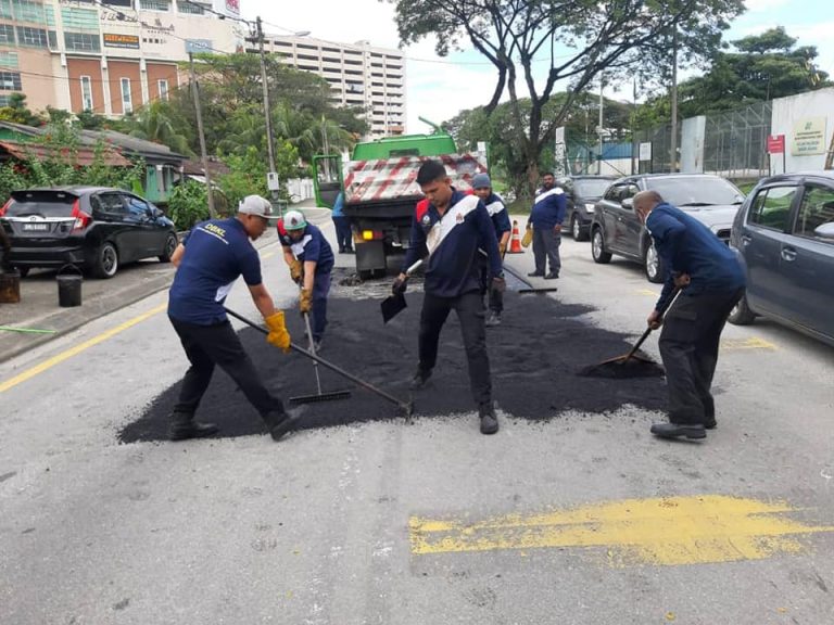 Jalan berlubang atau rosak, WhatsApp saja DBKL