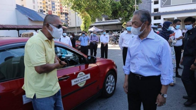 Pemandu teksi, e-hailing, bas dapat RM500