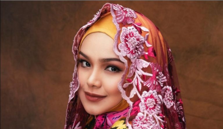 “Siapa pula yang guna nama dan gambar saya…sila padam atau kami kenakan tindakan…” – Siti beri amaran kepada ‘scammer’