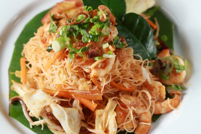 Resipi bihun goreng tomyam. Pasti pikat selera