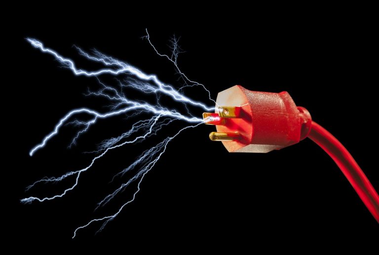 Renjatan elektrik tetap mengejar ajalnya