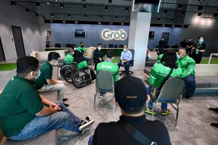 Lebih 60,000 rakan penghantar p-hailing carum Perkeso