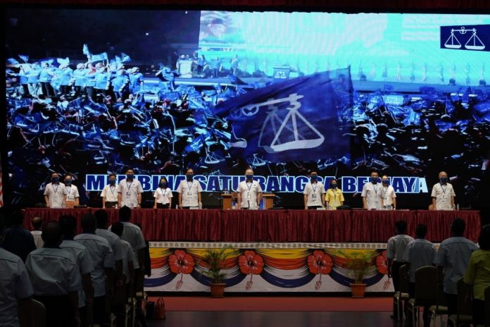 mca kekal bersama