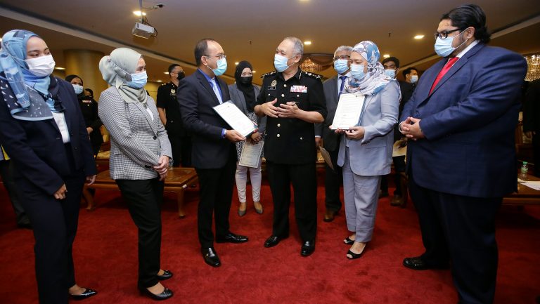 Kumpulan Shapadu lafaz ikrar bebas rasuah