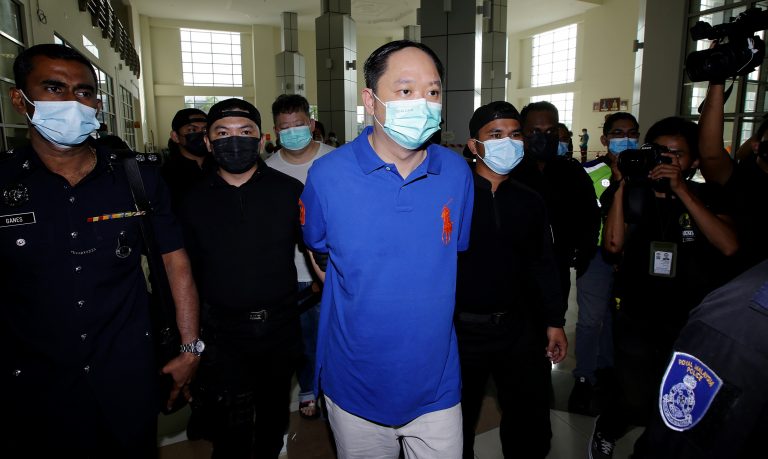 Ahli perniagaan belasah pengawal mengaku tak bersalah pengubahan wang haram