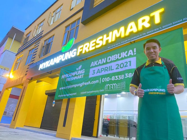 Ayam RM1 seekor sempena pembukaan MyKampung Fresh Mart di Shah Alam