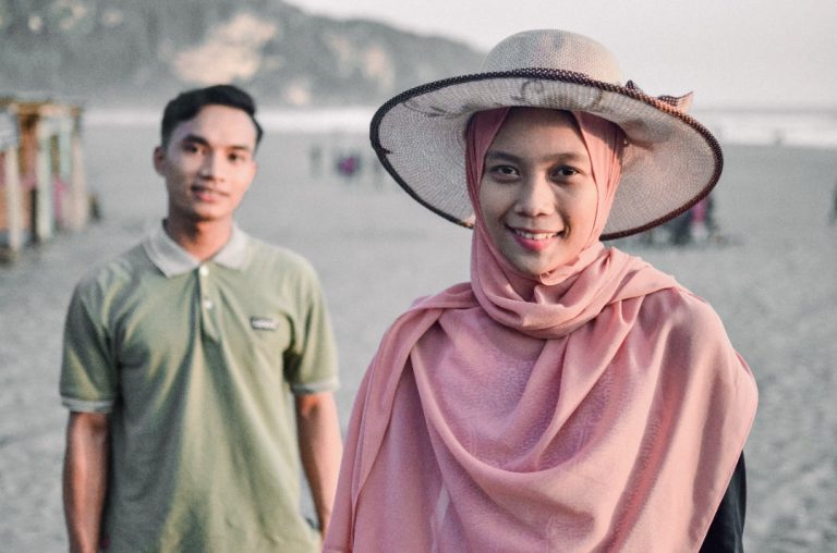 “Isteri mostly berbakti kepada suami bukan kerana Allah swt tapi..” – Perbetul definisi isteri bahagia!