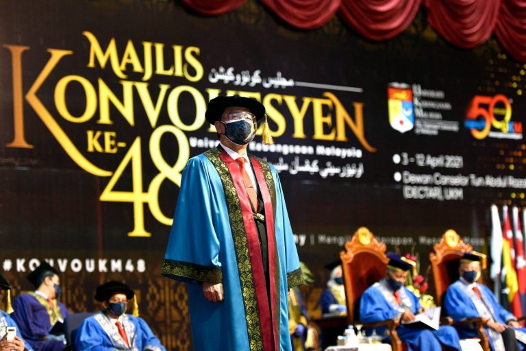KP Kesihatan dianugerah Ijazah Kehormat Doktor Falsafah UKM