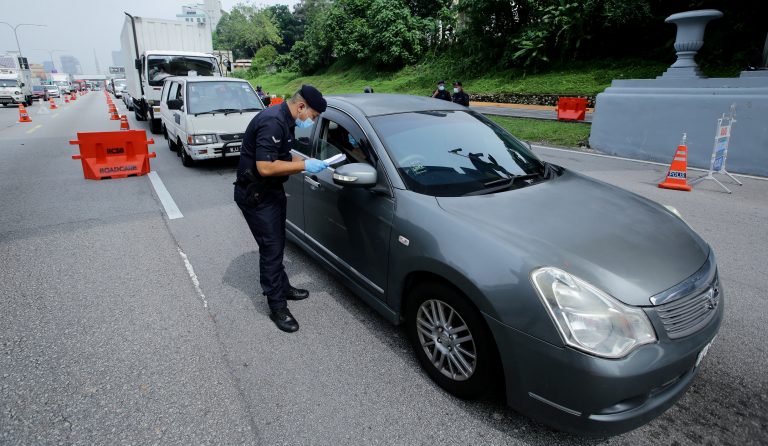 Kerajaan pertimbang rentas negeri individu lengkap dos vaksin Covid-19