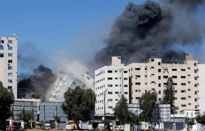 Premis musnah dibom pengganas Zionis, AP tetap kerja keras lapor konflik Gaza