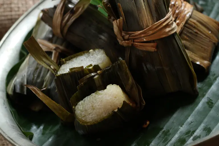 ketupat daun tebu