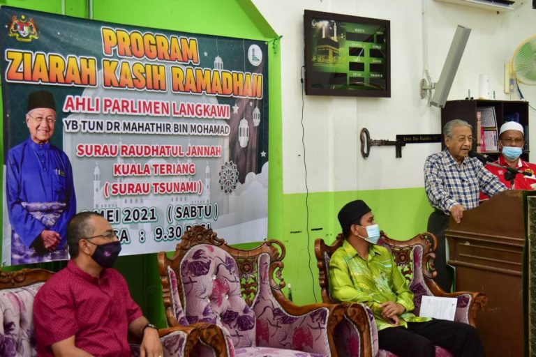 Polis siasat langgar SOP, Dr. Mahathir mohon maaf