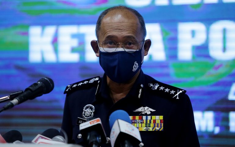 Mengkritik Sultan Johor, polis kini tunggu laporan teknikal
