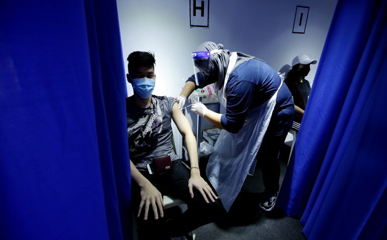 Lebih 17 juta lengkap divaksinasi, populasi keseluruhan 52.1%