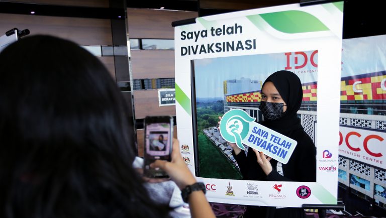 Tingkatkan 300,000 dos vaksin sehari, gesa 22 badan pemikir