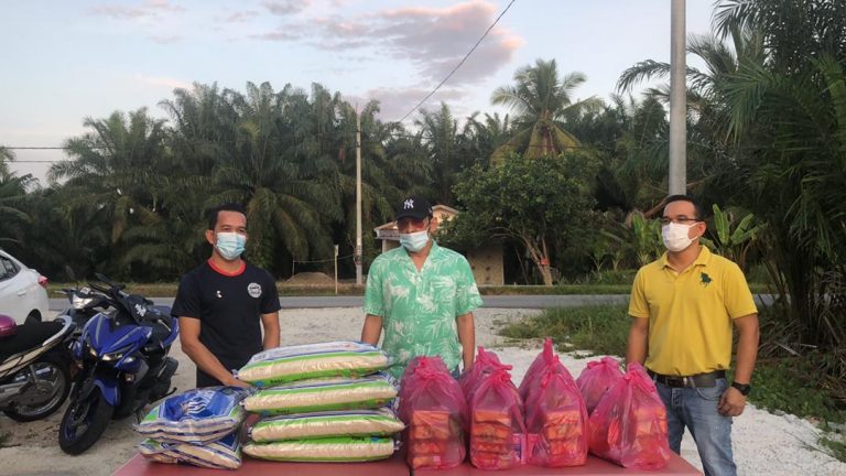 Jamal Abdillah bantu penduduk Kerian & Parit Buntar, serah barangan keperluan harian