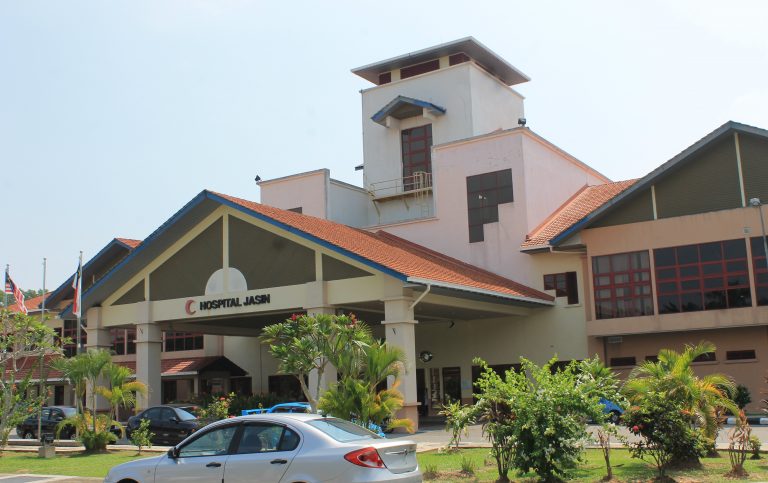 Hospital Jasin terima Anugerah Bangunan Hijau platinum