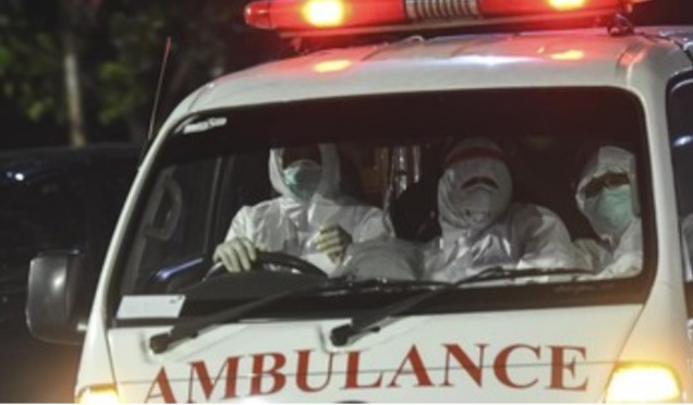 Ambulans selesai hantar pesakit Covid-19 disamun