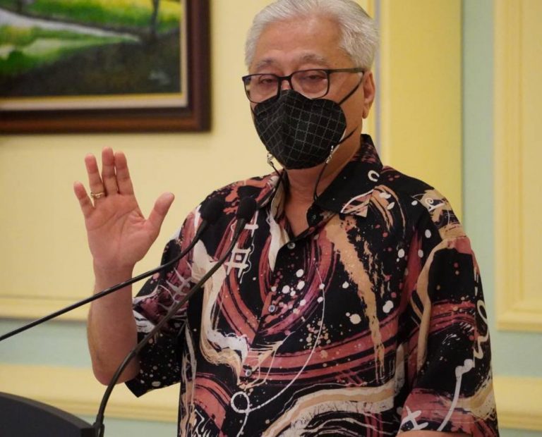 Rakyat lain boleh bersabar, kenapa ada yang berdegil – TPM ulas 180 kilang langgar SOP