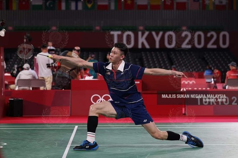 “Zii Jia, usah kecewa tewas dengan Chen Long. Dia bukan calang-calang juara, muka jer ‘innocent'” – Chong Wei