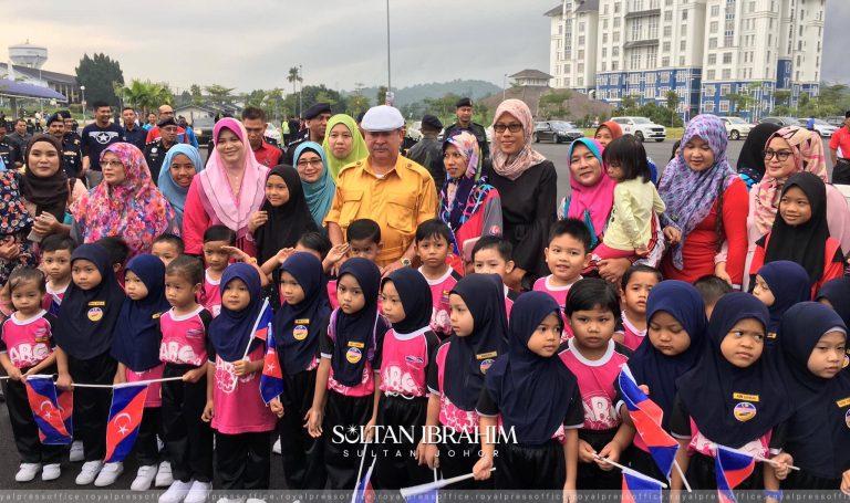 Guru patut jadi contoh, jangan terpedaya antivaksin – Sultan Johor