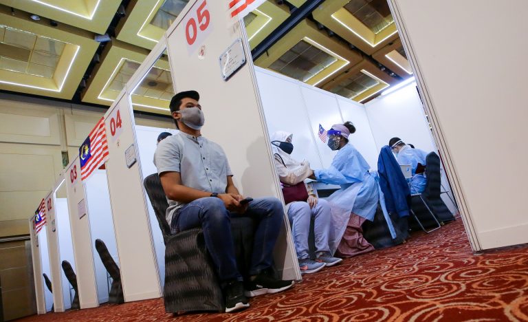 Hampir 400,000 dos diberi semalam, Johor tertinggi