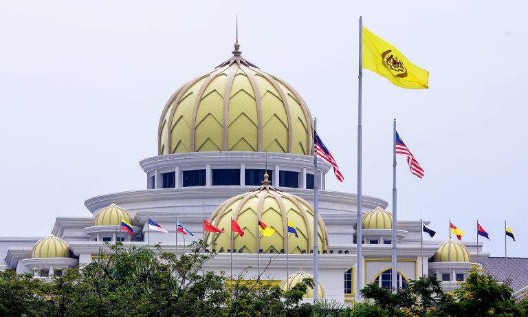 Perdana Menteri baharu perlu kemuka undi percaya segera – Agong