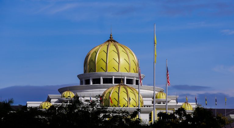 Dua individu cuba ceroboh Istana Negara dipenjara dua bulan