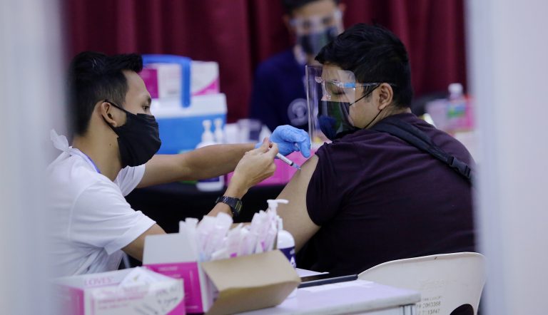 Hampir 16 juta lengkap vaksinasi, 35.841 juta dos diberikan