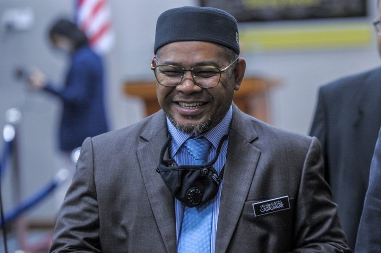 PM Anwar tidak ambil gaji: Timb Presiden Pas sindir guru PASTI?