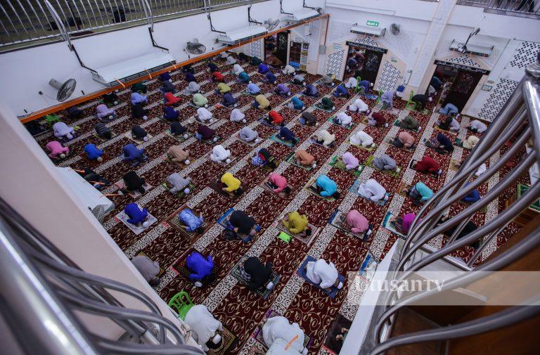 Wilayah Persekutuan benarkan solat jemaah kapasiti penuh di masjid, surau mulai esok