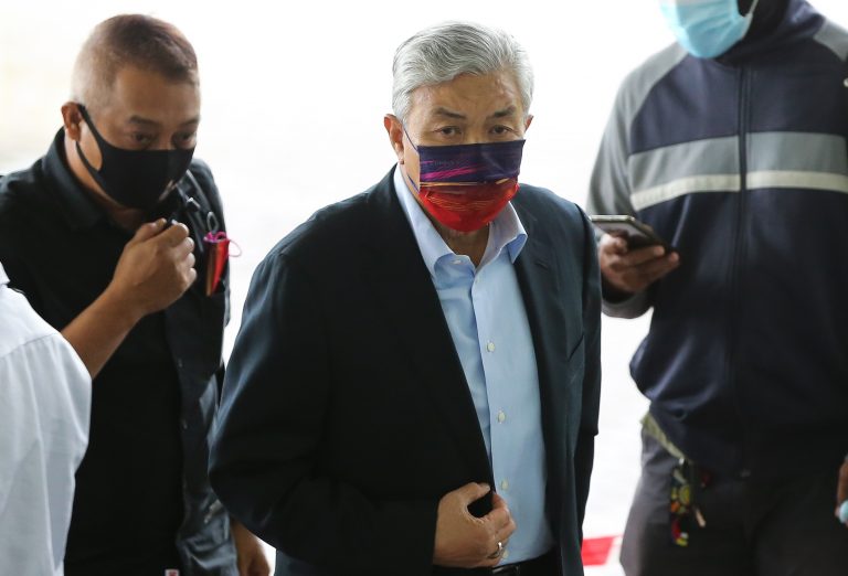 Pemegang Amanah YAB hanya ‘boneka’ dikawal Zahid – Pendakwaan