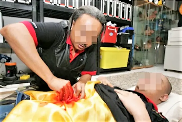 Menderita akibat Pembedahan Batin