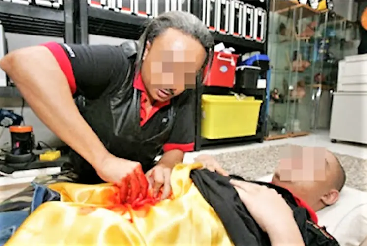 Menderita akibat Pembedahan Batin