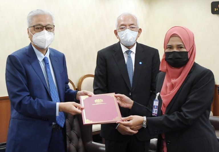 Sapiah wanita pertama Orang Asli dilantik Ketua Pengarah Jakoa