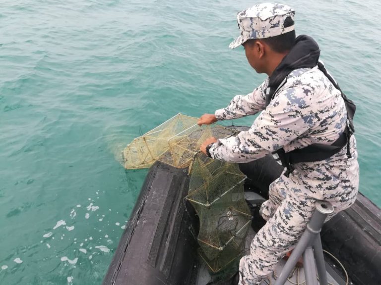 70 bubu naga dirampas di perairan Sungai Udang