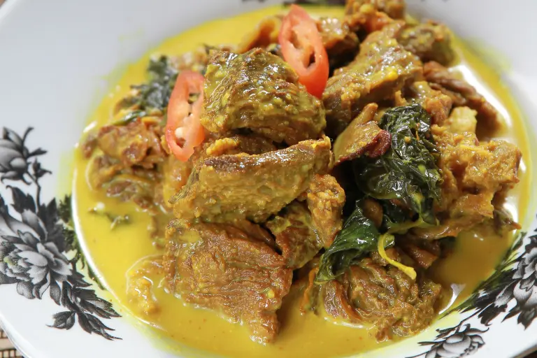 Resipi gulai daging masin daun kaduk
