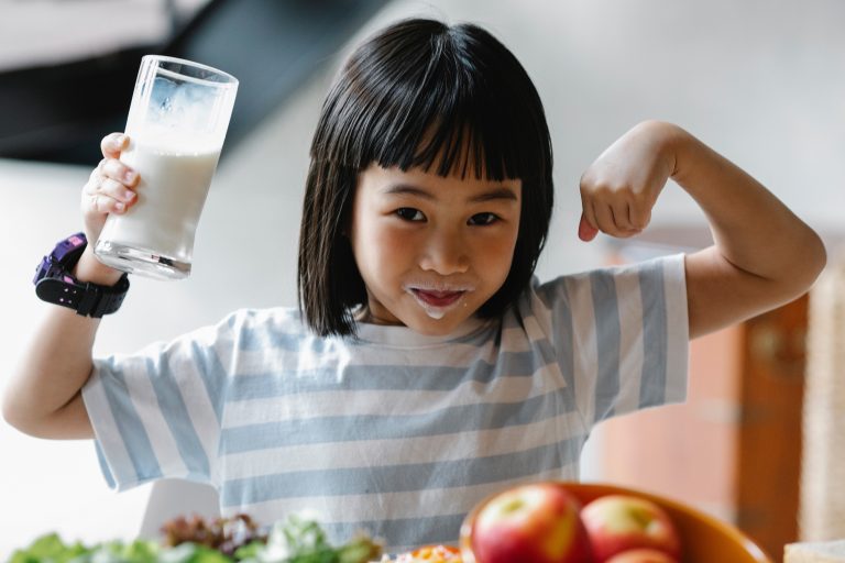 Kanak-kanak jarang bersarapan? Ini panduan berguna untuk tumbesaran anak-anak