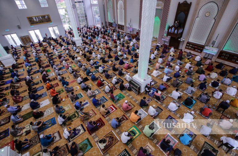 Warga asing lengkap vaksin dibenar solat berjemaah – Jawi