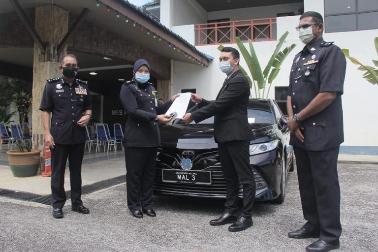 Enggan pulangkan, polis rampas kenderaan rasmi Norhizam