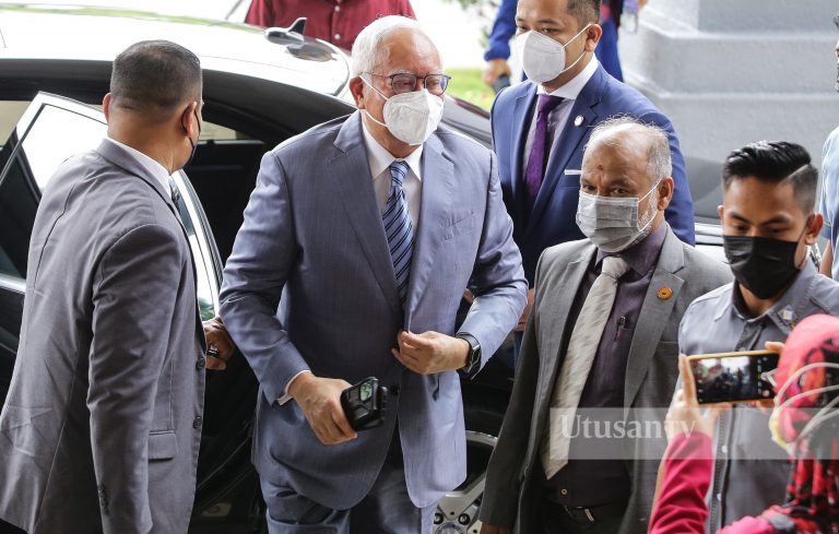 Najib mohon ubah tarikh lawat anak di Singapura untuk bantu UMNO hadapi PRN Melaka