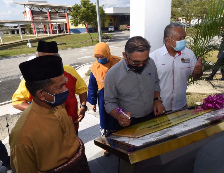 Alumni Anak Kandung Suluh Budiman sumbang hentian bas, bakal beri manfaat 27 ribu pelajar UPSI