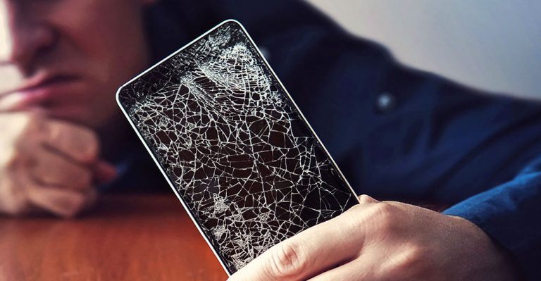 Qebuah telefon bimbit roqak…