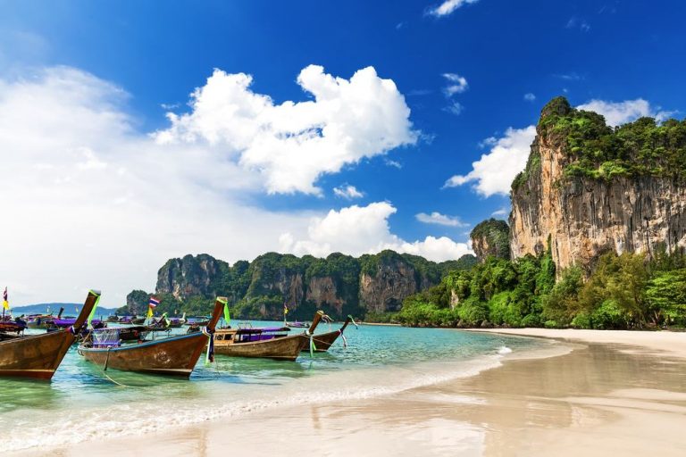 Thailand mansuhkan keperluan pas khas dan insurans COVID-19 untuk pelancong