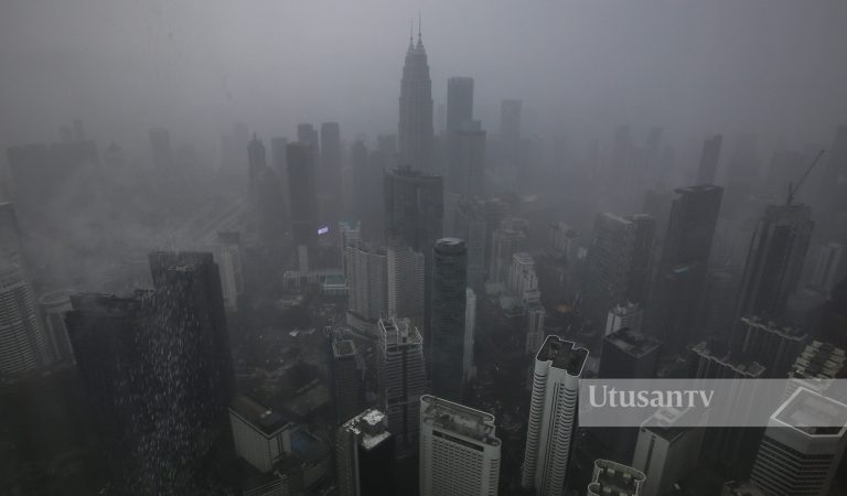 PRU-15: Hujan di kebanyakan pusat penamaan calon