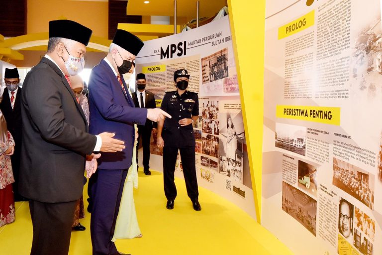 Sultan Perak Berkenan Lancar  Sambutan 100 Tahun SITC-MPSI-IPSI-UPSI