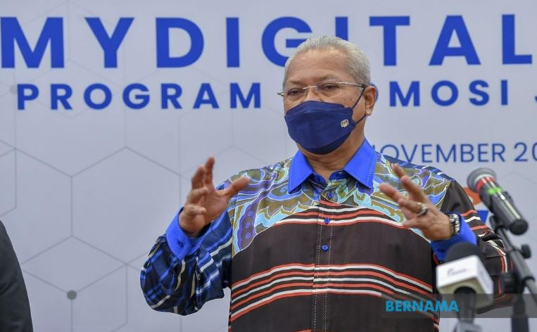 Kaji perluas liputan Internet guna sistem FWB di pedalaman Sarawak – Annuar