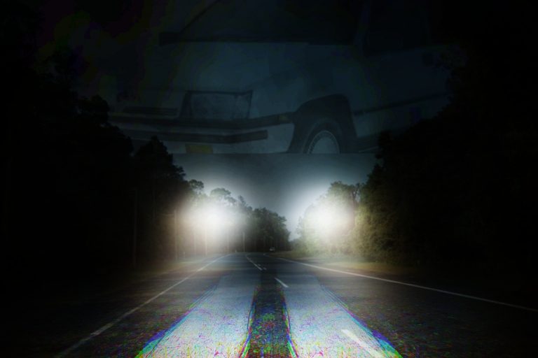 Misteri kereta putih yang muncul di selekoh berbukit di Jemaluang